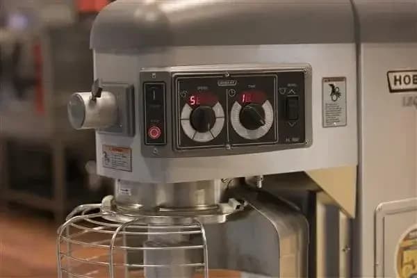 Hobart HL662-1 200-240/50/60/3/1 Mixer; w/o attachments; US/EXP configurationLegacy Planetary Pizza Mixer - Unit Only — view 9