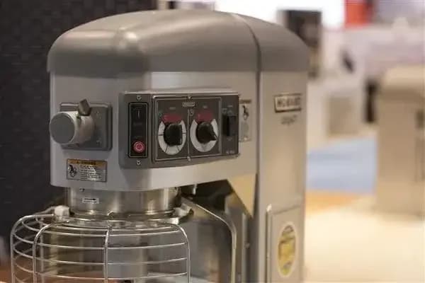 Hobart HL662-70STD 400/50/3 Mixer; with bowl — view 9